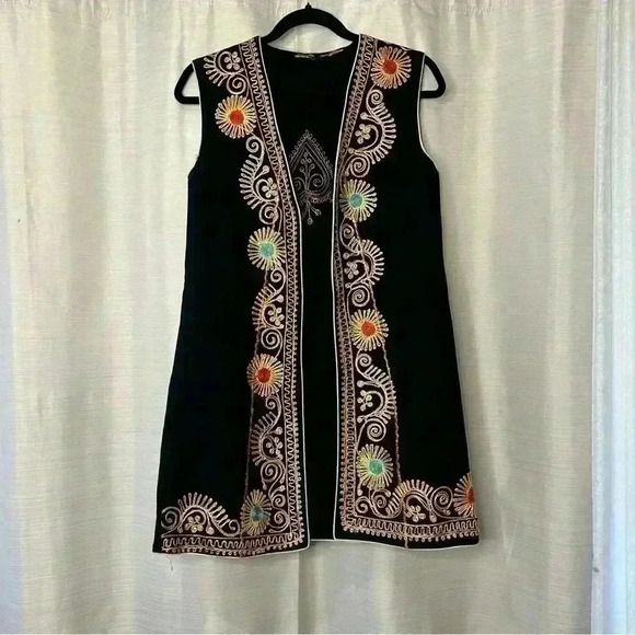 Unique Embroidered Vintage Felt Vest - Picture 4 of 5